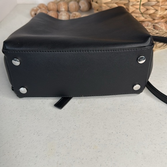 INC-Judith-Convertible-Quilted-Crossbody-Black - Picture 6 of 11